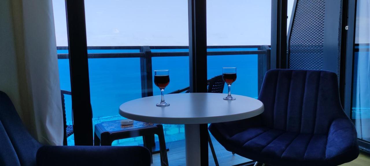 Aparthotel Only Front Sea View, No Side View, Wonderful Panorama, High Floor, Location Guarantee Batumi Exterior foto