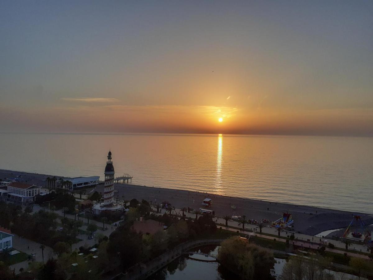 Aparthotel Only Front Sea View, No Side View, Wonderful Panorama, High Floor, Location Guarantee Batumi Exterior foto