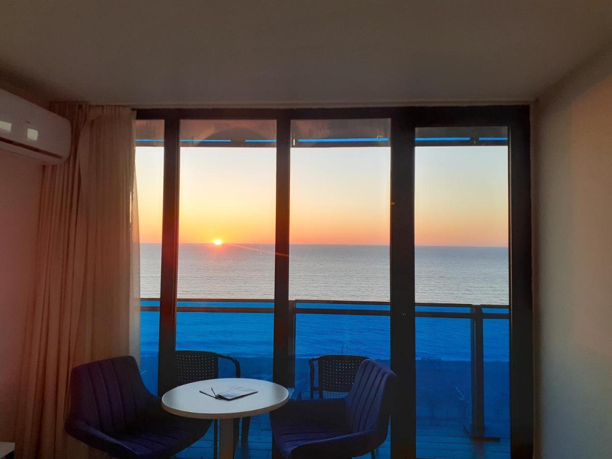 Aparthotel Only Front Sea View, No Side View, Wonderful Panorama, High Floor, Location Guarantee Batumi Exterior foto